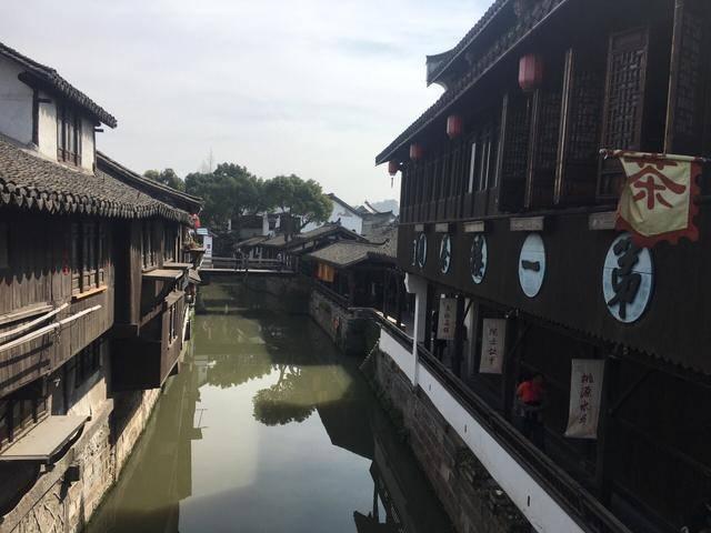 破碎的雕像